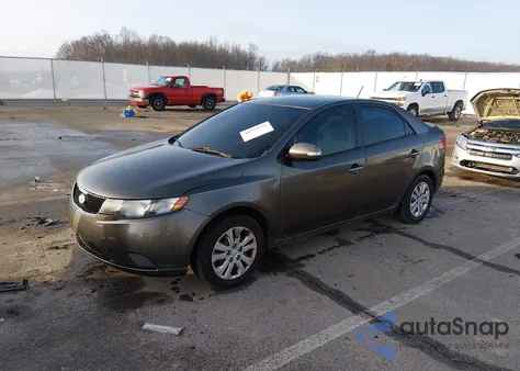 2010 Kia Forte Ex z USA, uszkodzony, nr VIN KNAFU4A22A5837436